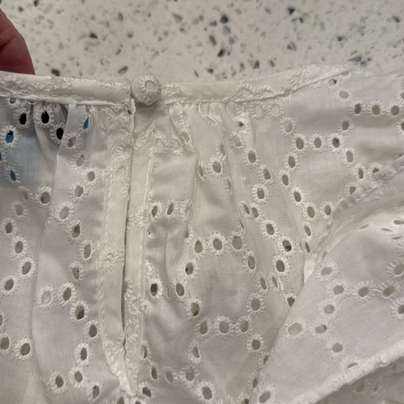 CeCe Open dotted Top - Picture 7 of 11